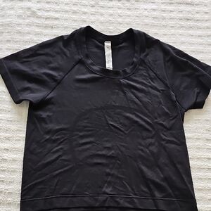 lululemon athletica Black Short Sleeve Tee